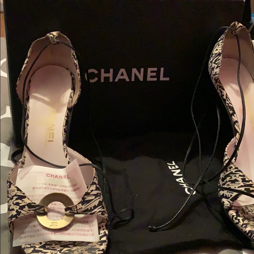 💯 Authentic Chanel Sandals